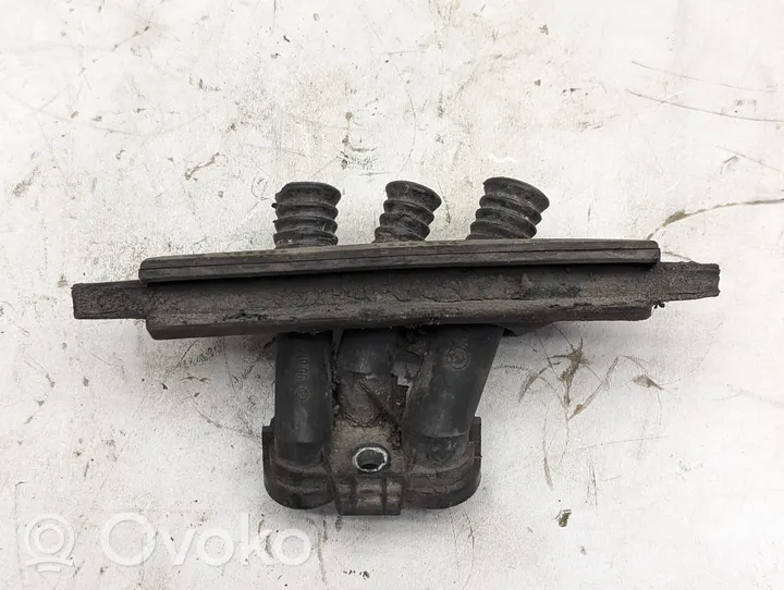 BMW 3 E36 Tuyau depression pompe à vide 1393320