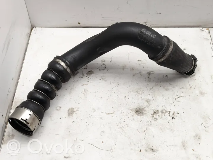 BMW 2 F46 Tube d'admission de tuyau de refroidisseur intermédiaire MGW00403