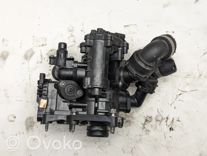 BMW 2 F46 Boîtier de thermostat / thermostat 063194307