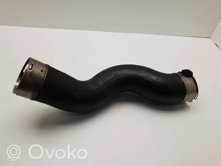 BMW 1 F20 F21 Tube d'admission de tuyau de refroidisseur intermédiaire 8513848