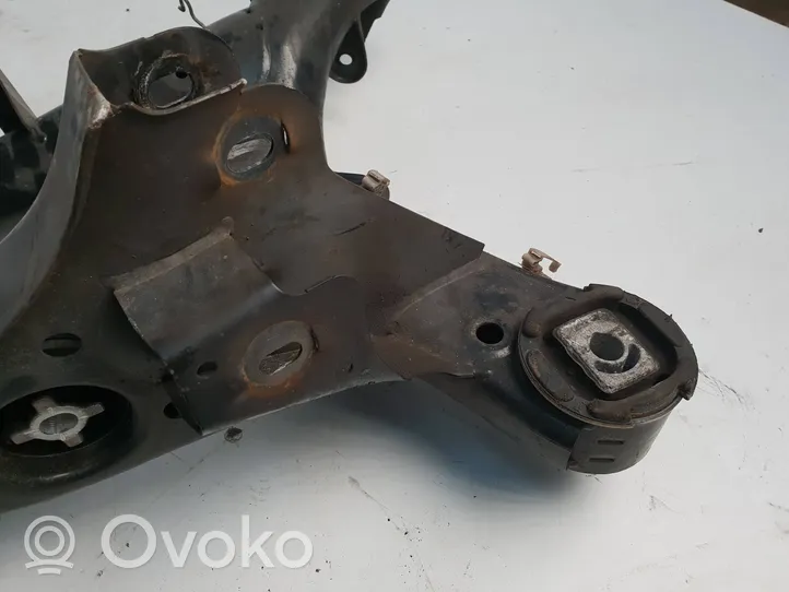 BMW 3 F30 F35 F31 Belka osi tylnej 6863149