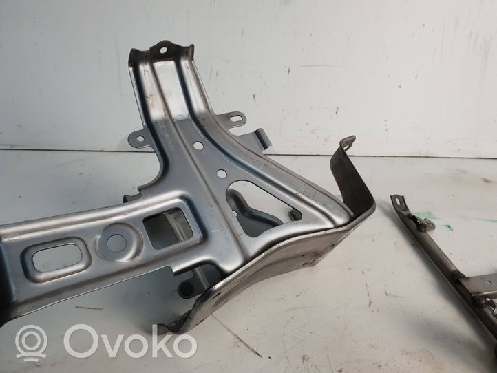 Lexus RX 450H Bracket in trunk/boot 