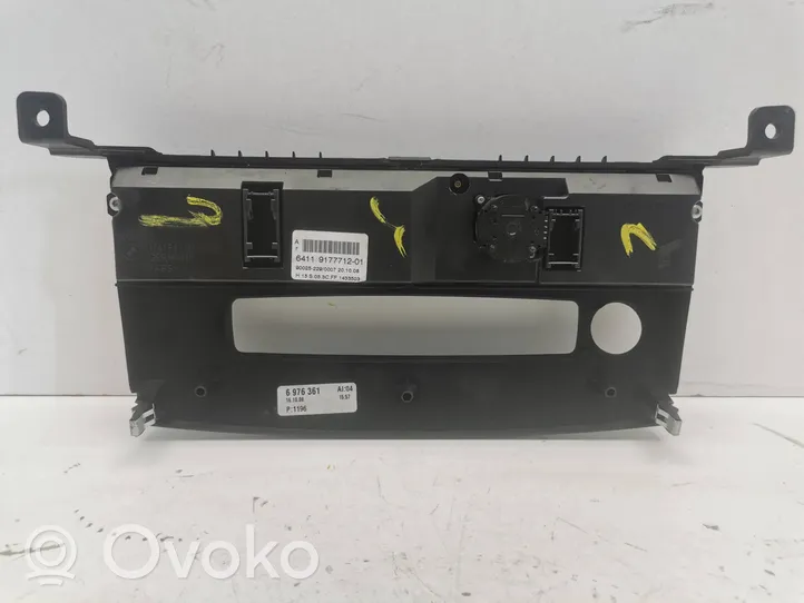 BMW 5 E60 E61 Oro kondicionieriaus/ klimato/ pečiuko valdymo blokas (salone) 9177712