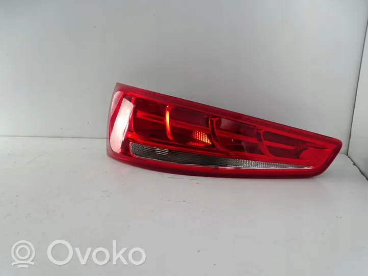 Audi Q5 SQ5 Takaluukun takavalot 8U0945093