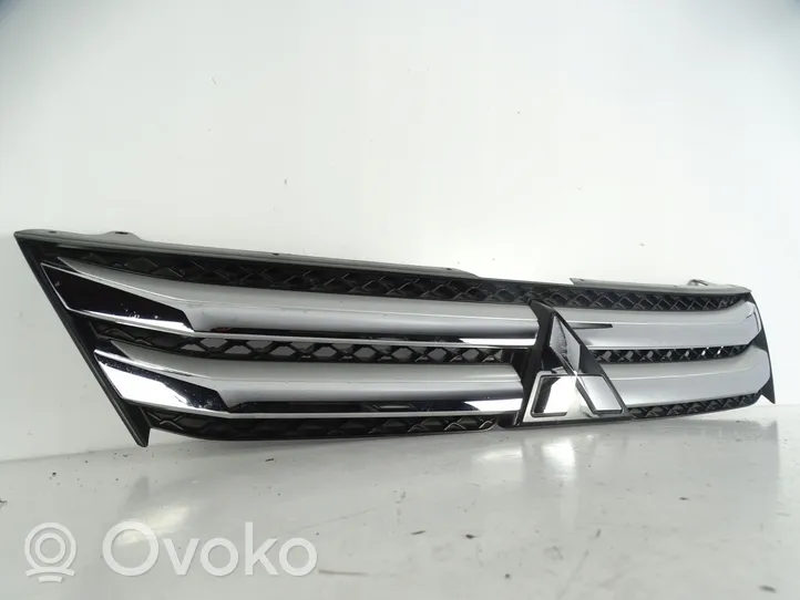 Mitsubishi Eclipse Cross Grille calandre supérieure de pare-chocs avant 7450B048