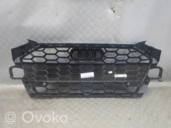 Audi A4 S4 B9 8W Grotelės priekinės 8W0853651EB