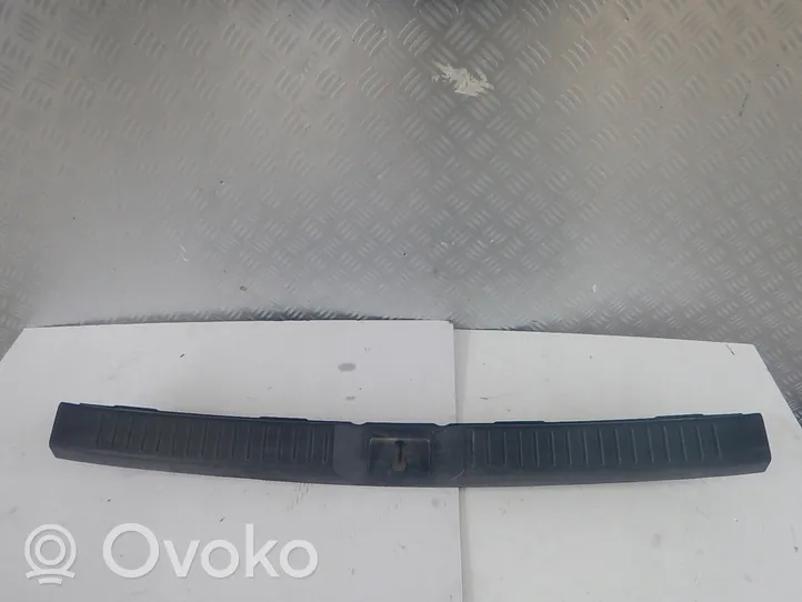 Toyota Corolla Verso E121 Protection de seuil de coffre 647160F010