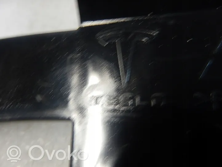 Tesla Model S Uchwyt / Mocowanie lampy przedniej 