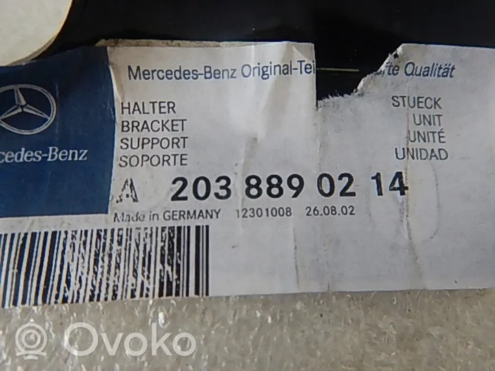 Mercedes-Benz C W203 Halterung Kotflügel A2038890214