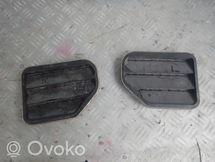 Volvo V50 Évent de pression de quart de panneau 30784277