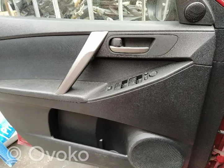 Mazda 3 Boczki / Poszycie drzwi przednich BBR468430L