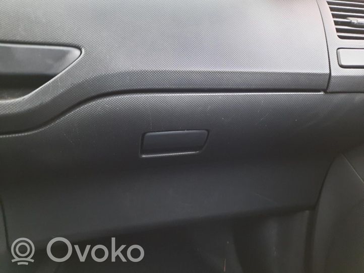 Toyota Auris E210 Etuoven lukko 6903002231