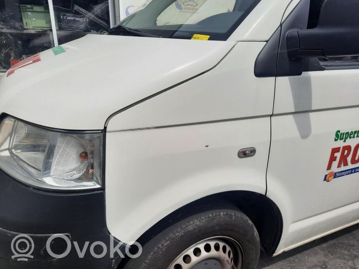 Volkswagen Transporter - Caravelle T5 Błotnik przedni 7H0821101E