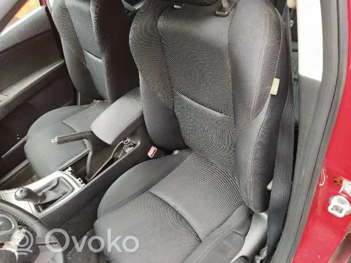 Mazda 3 Fotel przedni kierowcy 
