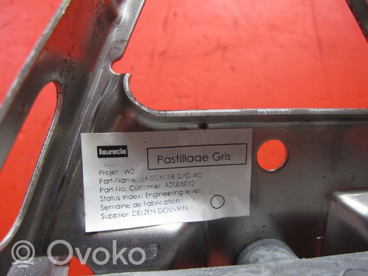 Peugeot 508 Travesaño/barra de soporte del panel de instrumentos 9686444980