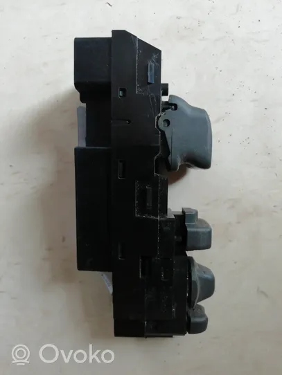 Volvo S40, V40 Electric window control switch 30889749