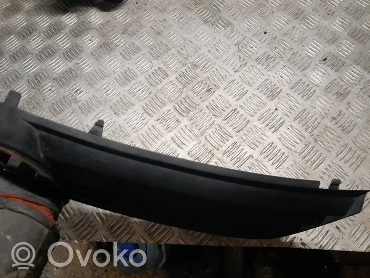 Volkswagen PASSAT B5 Atrapa chłodnicy / Grill 3B0853653C