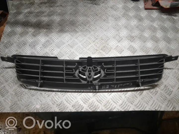 Toyota Corolla E110 Grille calandre supérieure de pare-chocs avant 5311102900