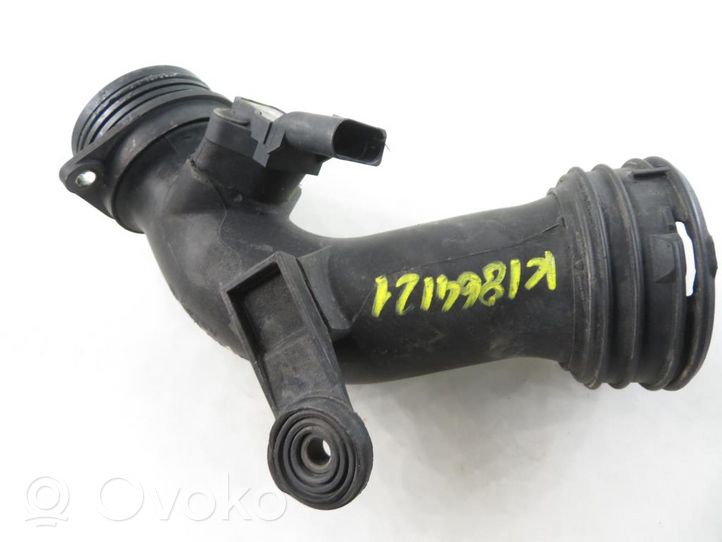 Volkswagen Touareg I Air intake hose/pipe 0281002401