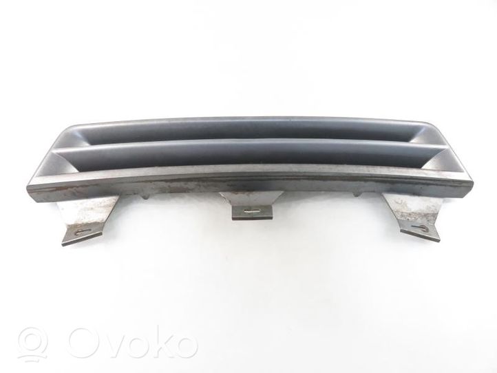 Opel Kadett E Etusäleikkö 90243244