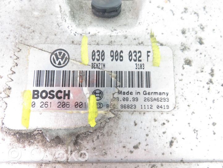 Volkswagen Polo III 6N 6N2 6NF Sterownik / Moduł ECU 0261206001