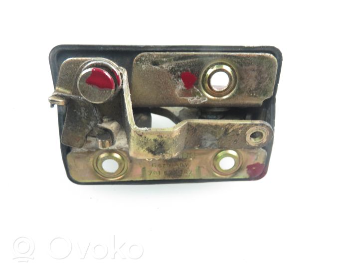 Volkswagen Transporter - Caravelle T4 Rear door lock 