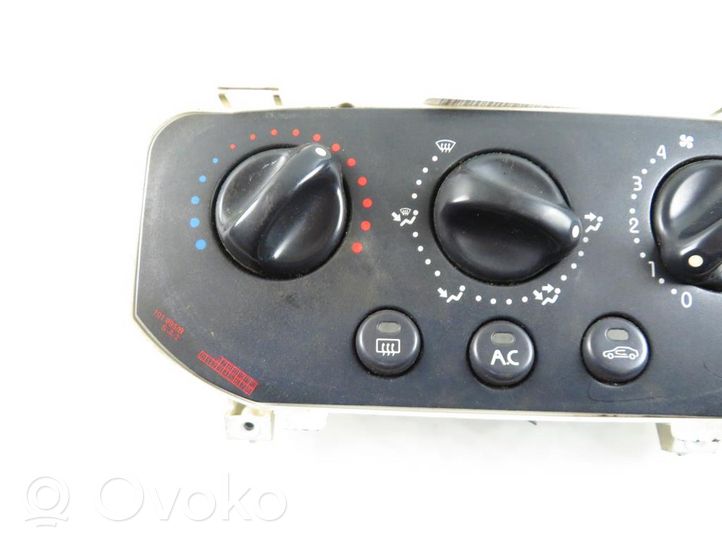 Renault Clio II Interior fan control switch 