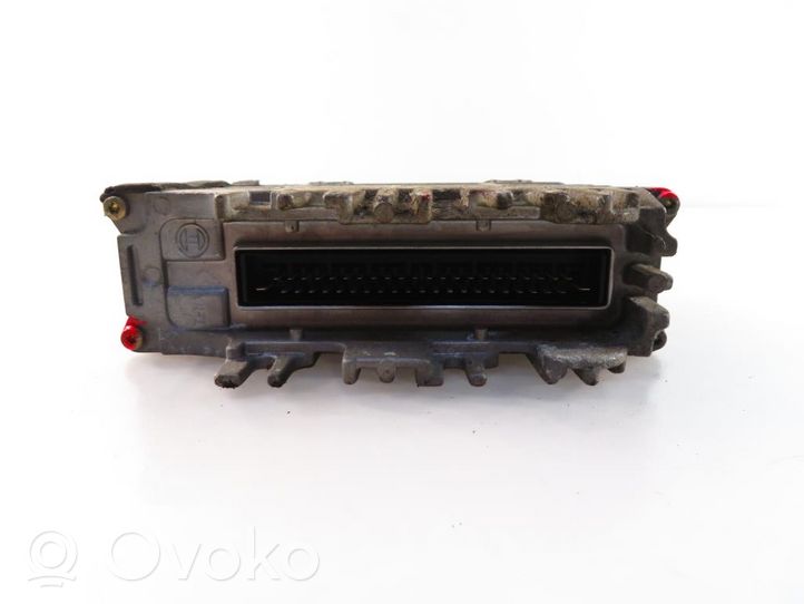 Volkswagen Polo III 6N 6N2 6NF Calculateur moteur ECU 0261204824