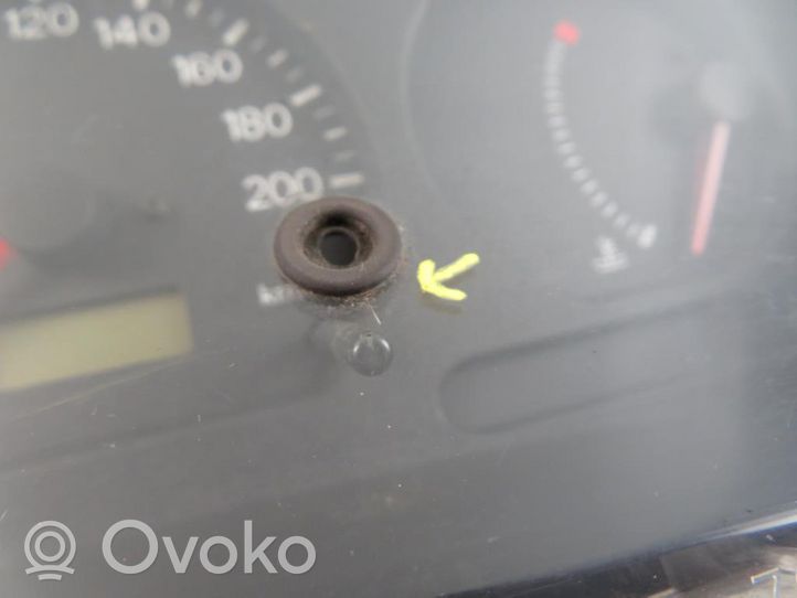 Mitsubishi Colt Speedometer (instrument cluster) 