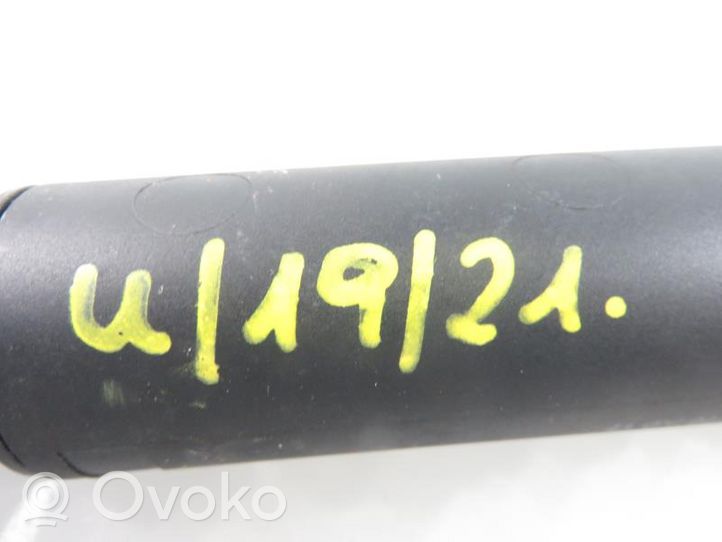 Volvo V70 Staffa di rinforzo per ammortizzatore bagagliaio 8584YH