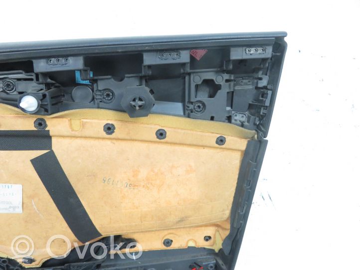 Ford Focus Liukuoven verhoilu 