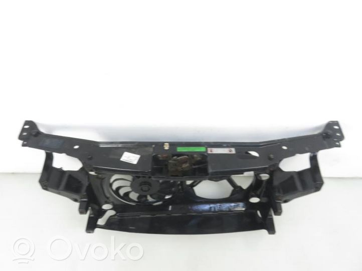 Volkswagen Golf III Staffa del pannello di supporto del radiatore 1H0119113