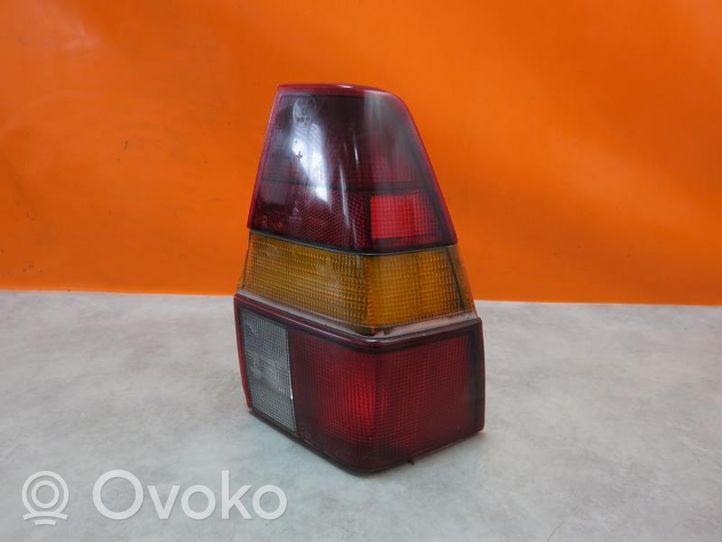 Volkswagen PASSAT Lampa tylna 321945257D