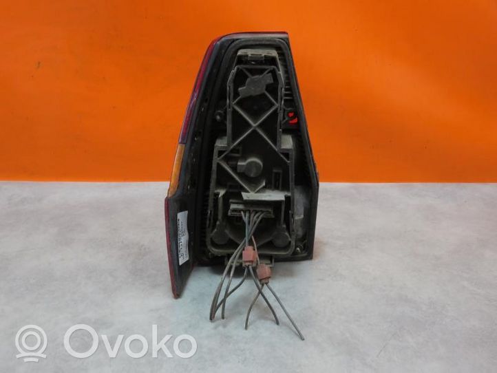 Volkswagen PASSAT Lampa tylna 321945257D