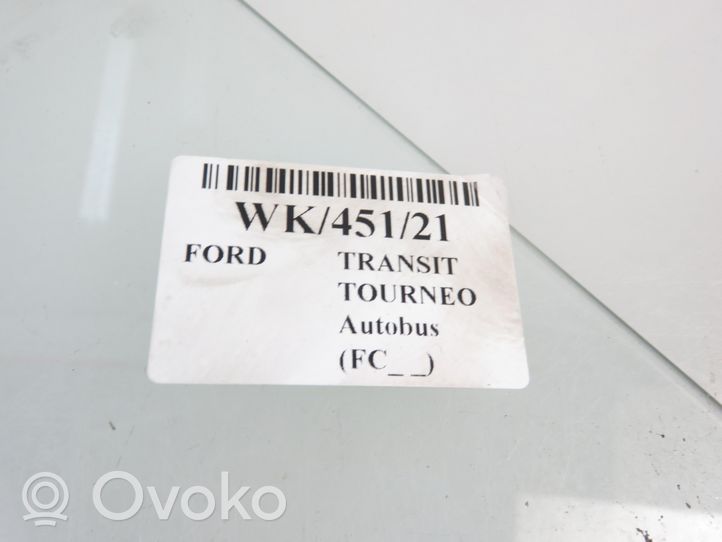 Ford Transit priekšējo durvju stikls (četrdurvju mašīnai) 