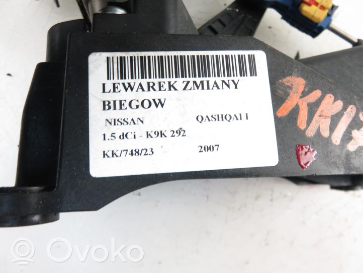 Nissan Qashqai Lewarek zmiany biegów / górny 