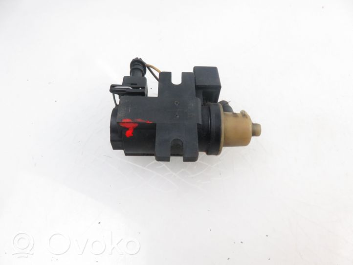 Opel Astra H Valve vacuum 