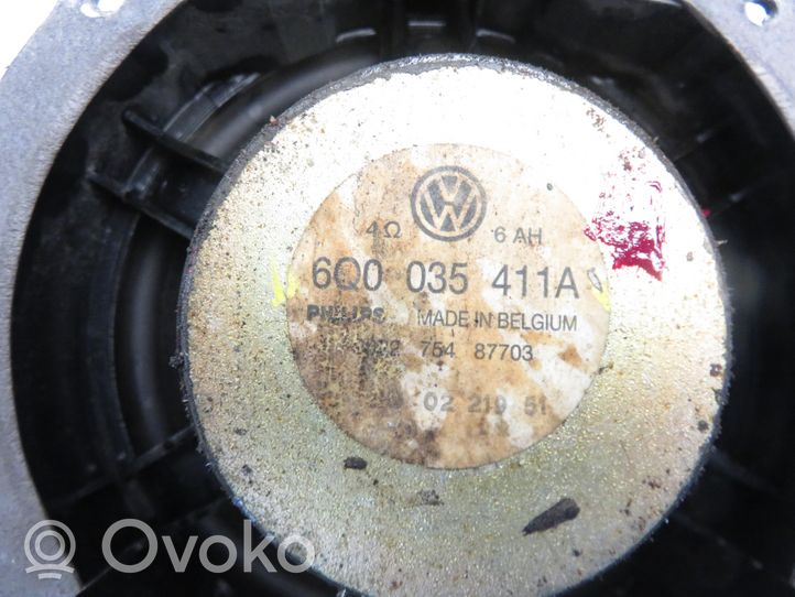 Volkswagen Polo IV 9N3 Garsiakalbis (-iai) priekinėse duryse 