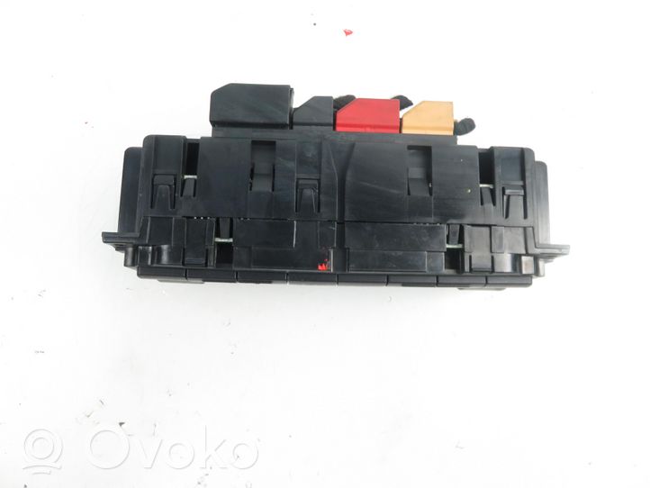 Volkswagen PASSAT B5.5 Interior fan control switch 