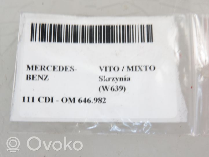 Mercedes-Benz Vito Viano W639 Takavalon polttimon suojan pidike 
