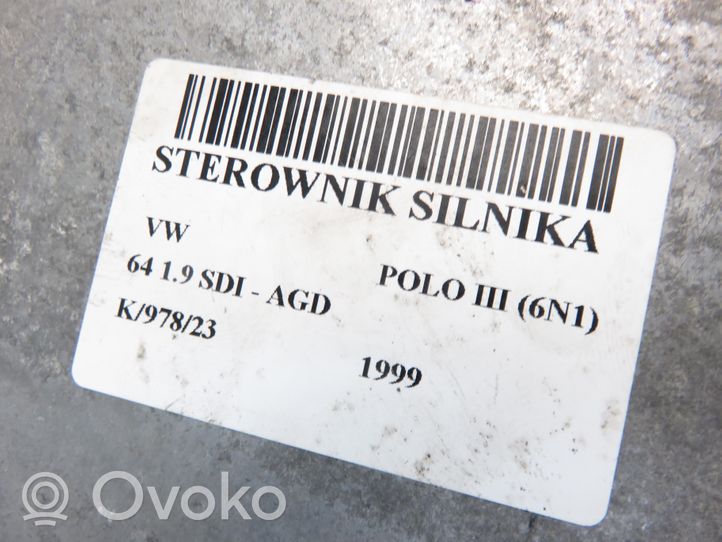 Volkswagen Polo III 6N 6N2 6NF Variklio valdymo blokas 0281001679