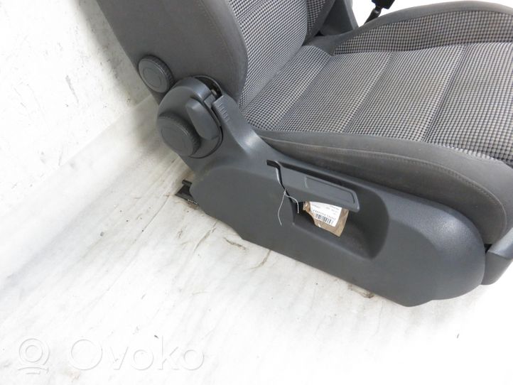 Volkswagen Touran I Asiento delantero del pasajero 