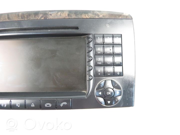 Mercedes-Benz R AMG W251 Radio / CD/DVD atskaņotājs / navigācija 