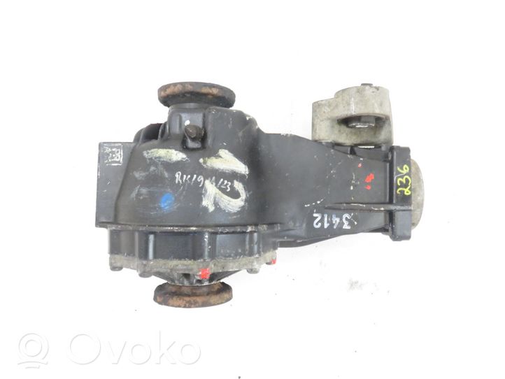 Volkswagen PASSAT B5.5 Rear differential 01R525131C