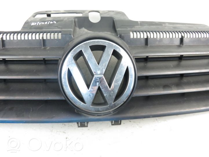 Volkswagen Polo IV 9N3 Etusäleikkö 