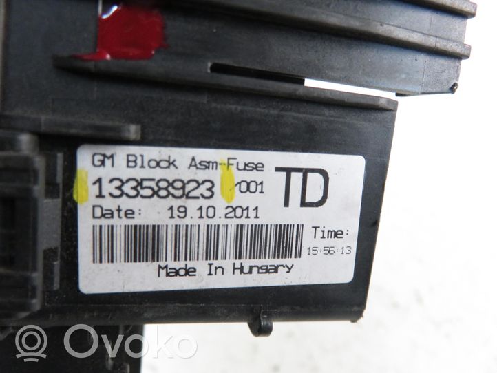 Opel Insignia A Battery relay fuse 