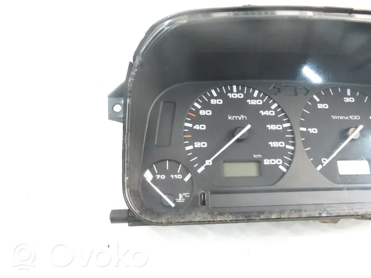 Volkswagen Caddy Speedometer (instrument cluster) 