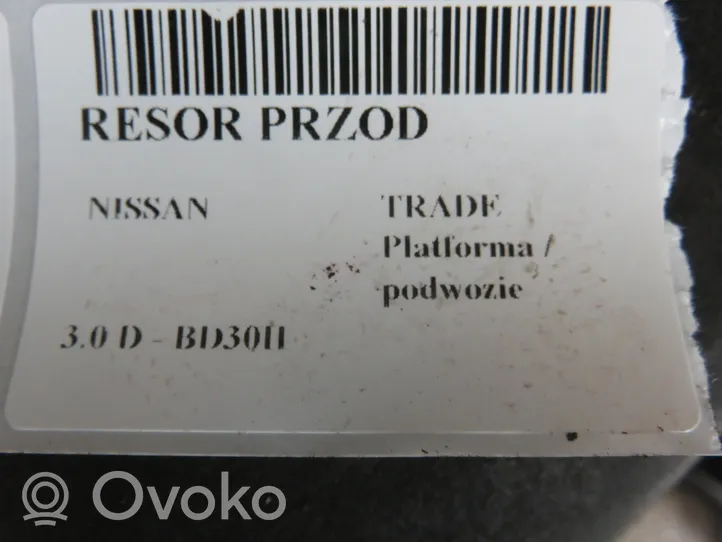 Nissan Trade Resor przedni 