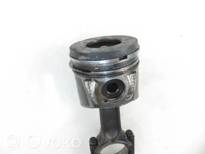 Ford Kuga I Piston with connecting rod 085190