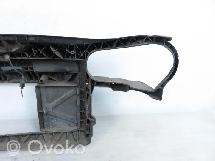 Volkswagen Polo IV 9N3 Staffa del pannello di supporto del radiatore 